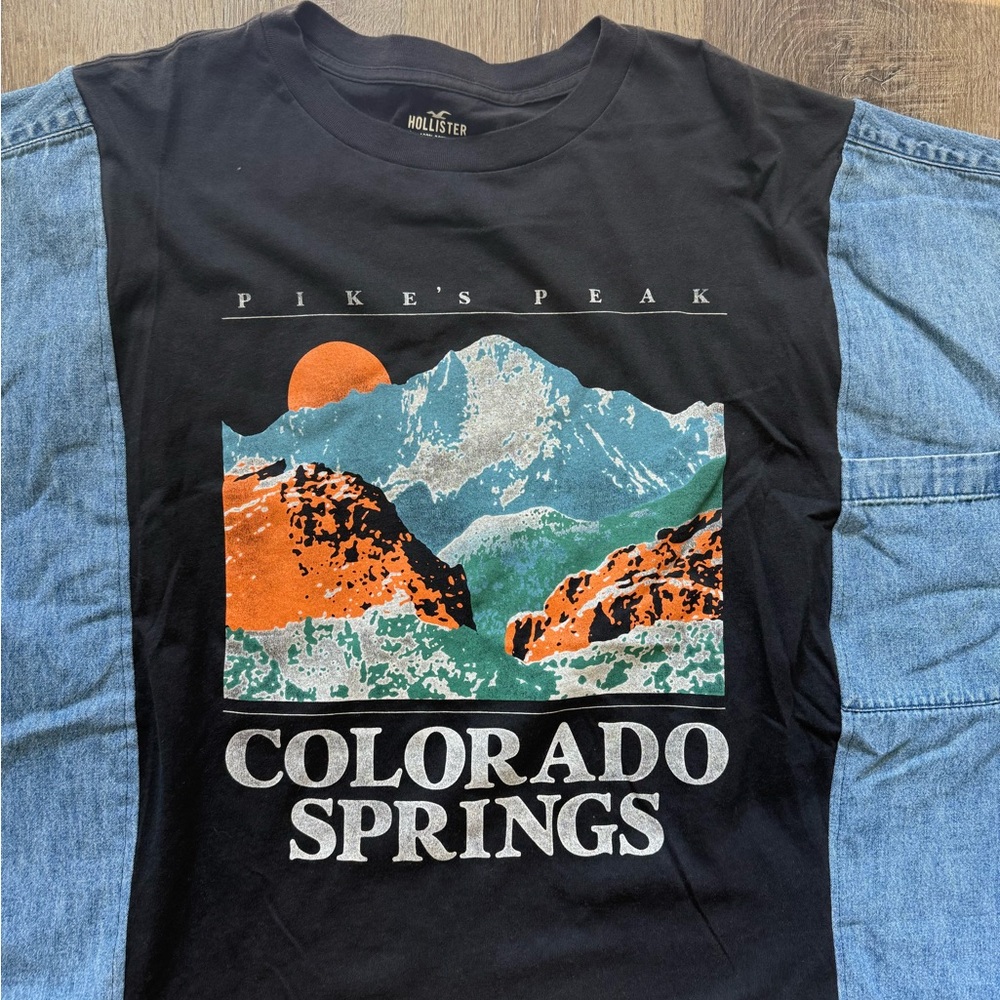 Hollister Black Pike's Peak Graphic Tee